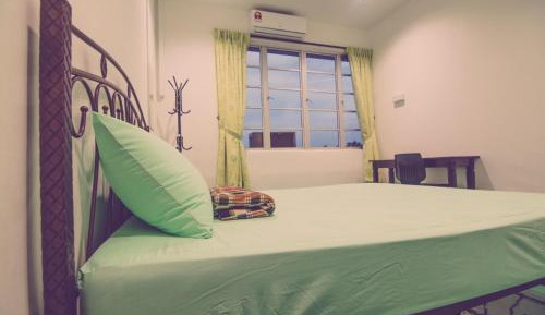 Standard Double Room with Shared Bathroom