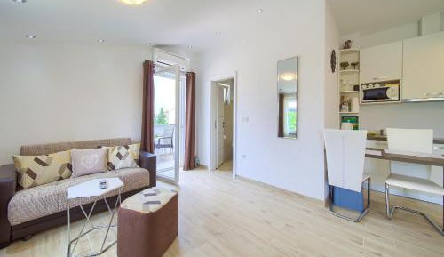 Studio Apartment 2