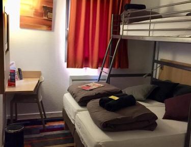 Standar Triple Room with 3 Single Beds