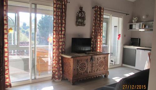 Apartment with Garden View