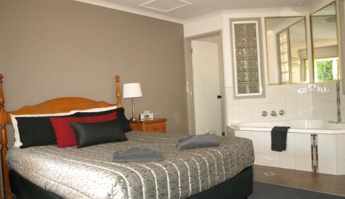 Executive Suite with Spa Bath