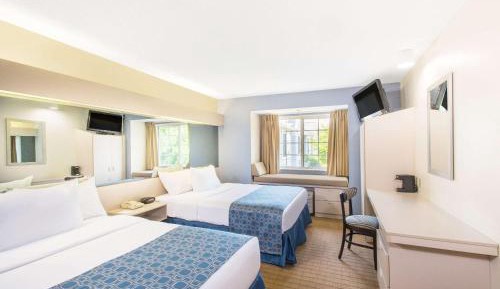 Queen Room with Two Queen Beds - Non-Smoking