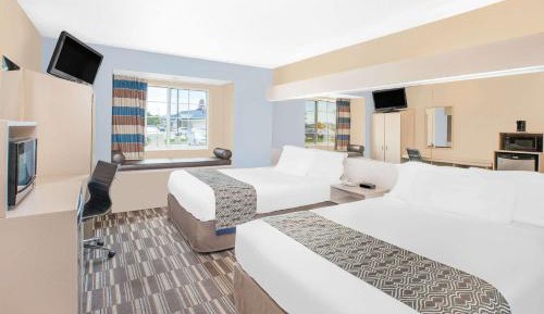 Queen Room with Two Queen Beds - Non-Smoking