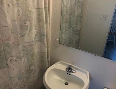 Deluxe Queen Studio with No View (Third Floor Only)