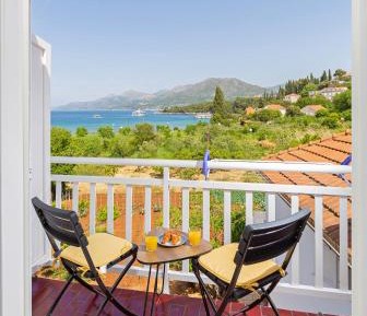 One-Bedroom Apartment with Balcony and Sea View