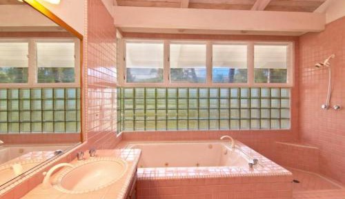 Four-Bedroom Holiday Home