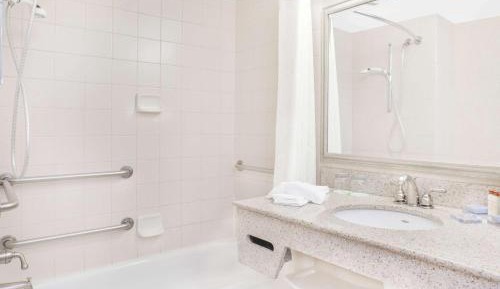Queen Room with Two Queen Beds and Mobility/Hearing Access - Non-Smoking