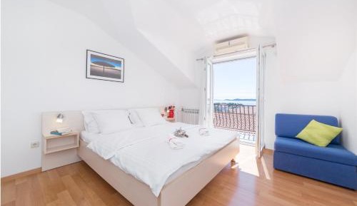 Penthouse Apartment with Three Bedrooms, Balconies and Sea View (6 Adults)