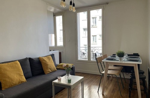 Pantin Apartment | Cosy 30 m² love cocoon in Pantin