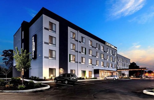 Southington Hotel | Courtyard by Marriott Southington