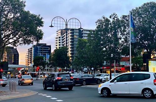 Glen Waverley Hotel | Skygarden: Luxury condo in central location