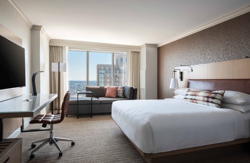 Harbor East Hotel | Baltimore Marriott Waterfront