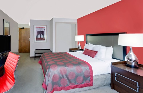 Marquette Hotel | Ramada by Wyndham Marquette
