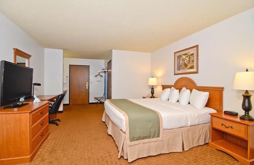 Sturgeon Bay Hotel | Best Western Maritime Inn
