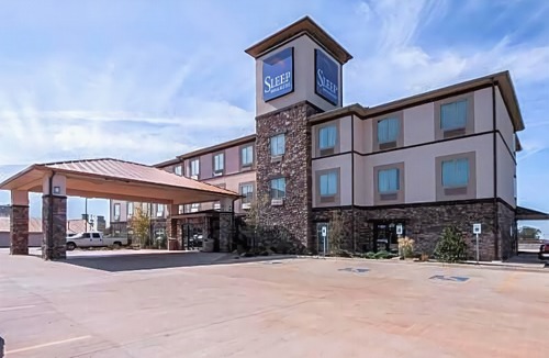 Hennessey Hotel | Sleep Inn & Suites Hennessey North