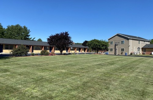 Brooklyn Hotel | Quiet Corner Inn