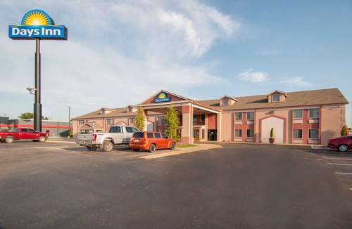 Pauls Valley Hotel | Days Inn by Wyndham Pauls Valley