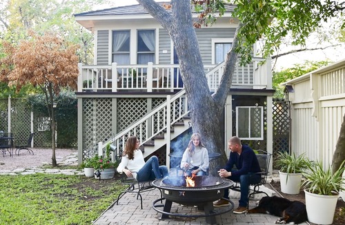Smithville Hotel | Katy House Bed and Breakfast