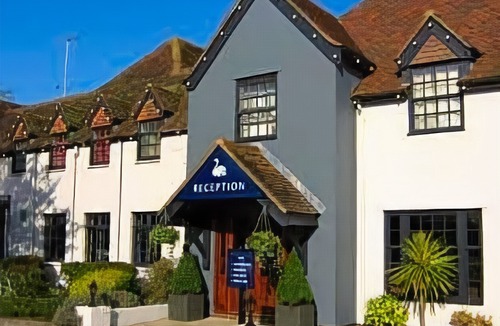 Arundel Hotel | The White Swan