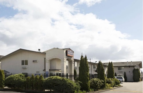 Southeast Salem Hotel | Howard Johnson by Wyndham Salem