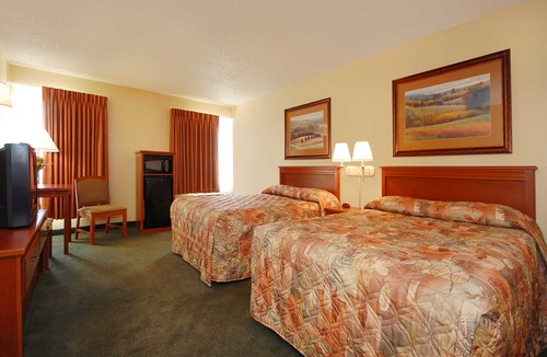 Kearney Hotel | Econo Lodge Inn & Suites Kearney