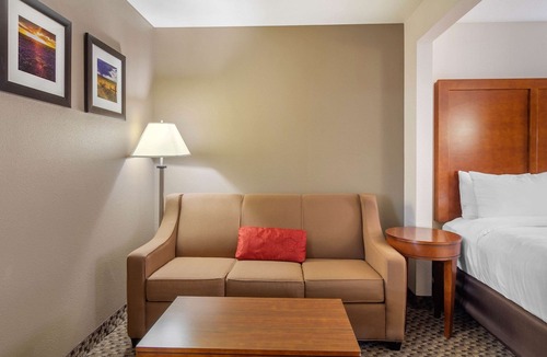 Sterling Hotel | Comfort Inn Sterling