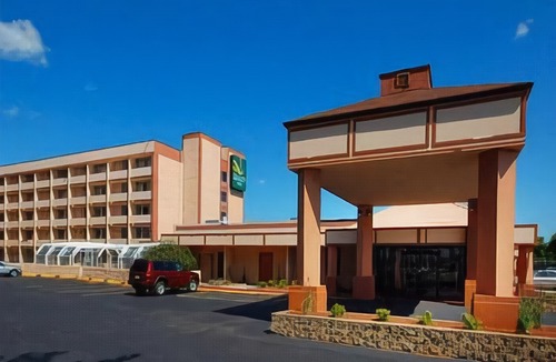 West Springfield Hotel | Quality Inn West Springfield