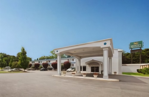 Danbury Hotel | Quality Inn & Suites Danbury Near University