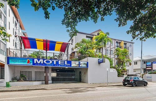 North Ward Hotel | Waters Edge the Strand