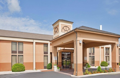 Marshfield Hotel | Holiday Inn Express Marshfield - Springfield Area, an Ihg Hotel