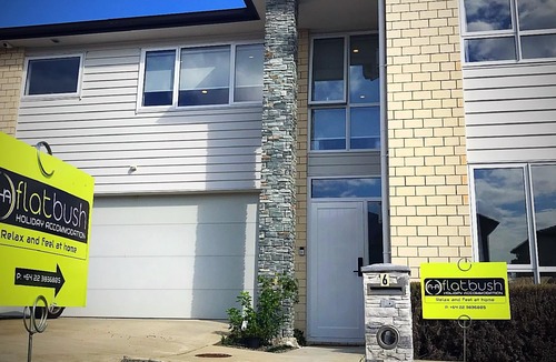 Flat Bush Hotel | Flatbush Holiday Accommodation