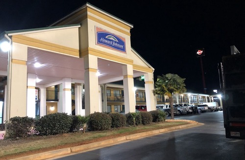 Perry Hotel | Howard Johnson by Wyndham Perry GA