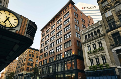 Downtown Cincinnati Hotel | Kinley, Cincinnati Downtown, a Tribute Portfolio Hotel