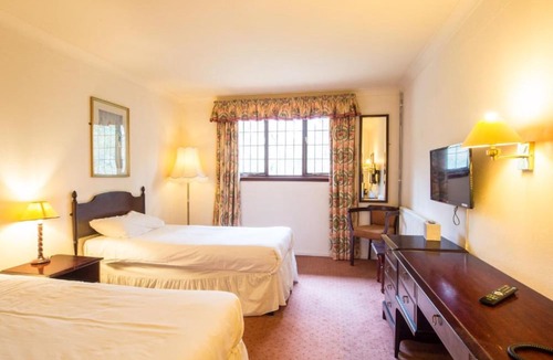 Hindhead Hotel | The Devil's Punchbowl Hotel