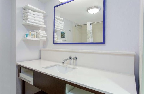 Latham Hotel | Hampton Inn & Suites Albany-Airport