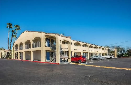 Lodi Hotel | Motel 6-Lodi, CA