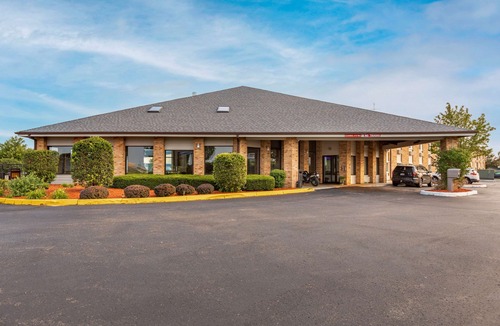 Coopersville Hotel | Rodeway Inn Coopersville
