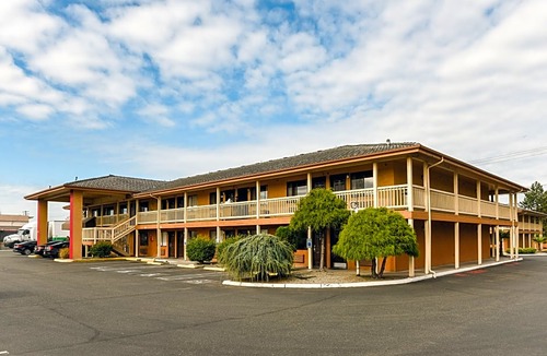 Fife Hotel | Niwas Inn