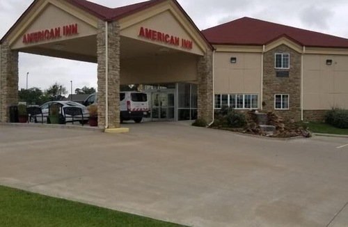 Madill Hotel | American Inn Madill