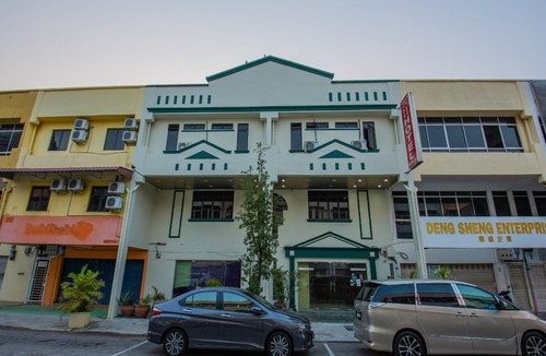 Taman Melaka Raya Hotel | OYO 764 Hotel Famous Inn