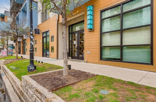 East Cesar Chavez Hotel | Sentral East Austin 1630