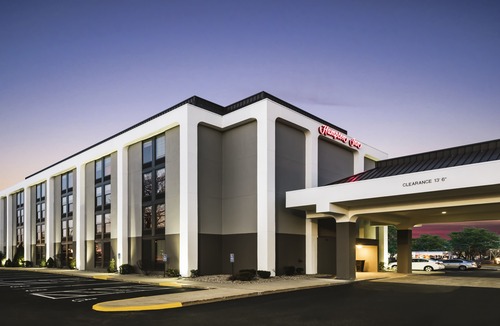 West Springfield Hotel | Hampton Inn West Springfield