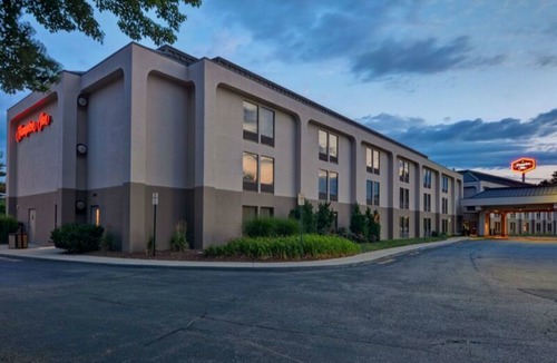 Milford Hotel | Hampton Inn Milford