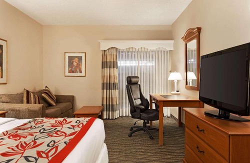 Fredericton Hotel | Ramada by Wyndham Fredericton