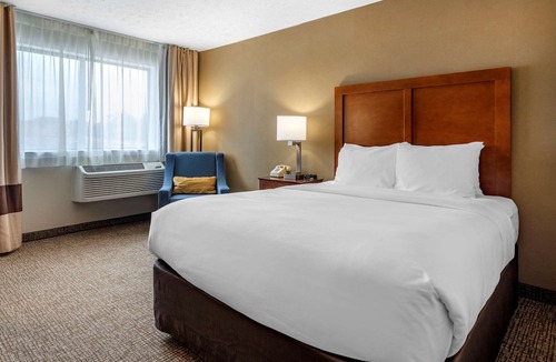 Montpelier Hotel | Comfort Inn & Suites at Maplewood