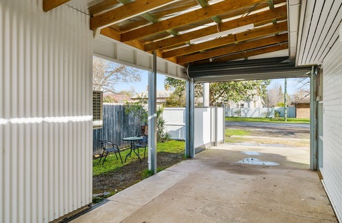 Benalla West Hotel | Benson House & Benson Lodge