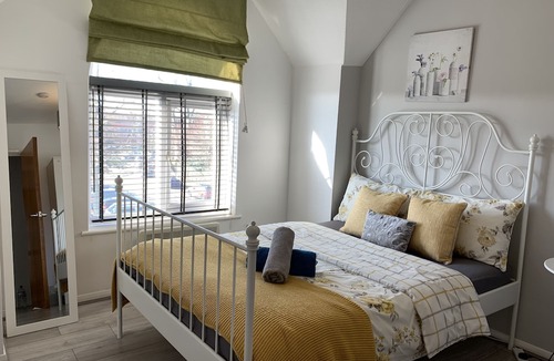 Kettering Hotel | Eskdaill Place Apartment