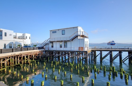 Astoria Hotel | Bowline Hotel