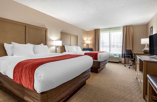 Farmington Hotel | Comfort Inn & Suites Farmington - Victor