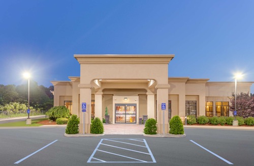 Auburn Hotel | Hampton Inn Auburn